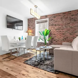 Beautiful 3-bedrooms In Heart Of Plateau Mont-royal , Montreal Canada